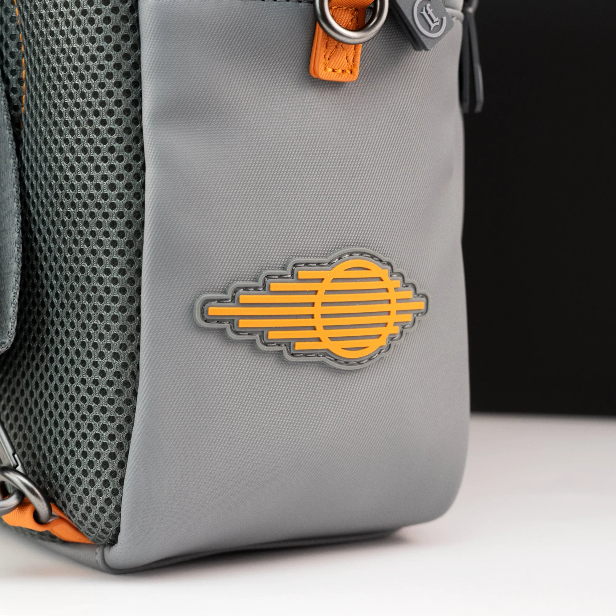 Loungefly Collectiv x Star Wars Rebel Alliance The Everyday Convertible Bag - Image 4