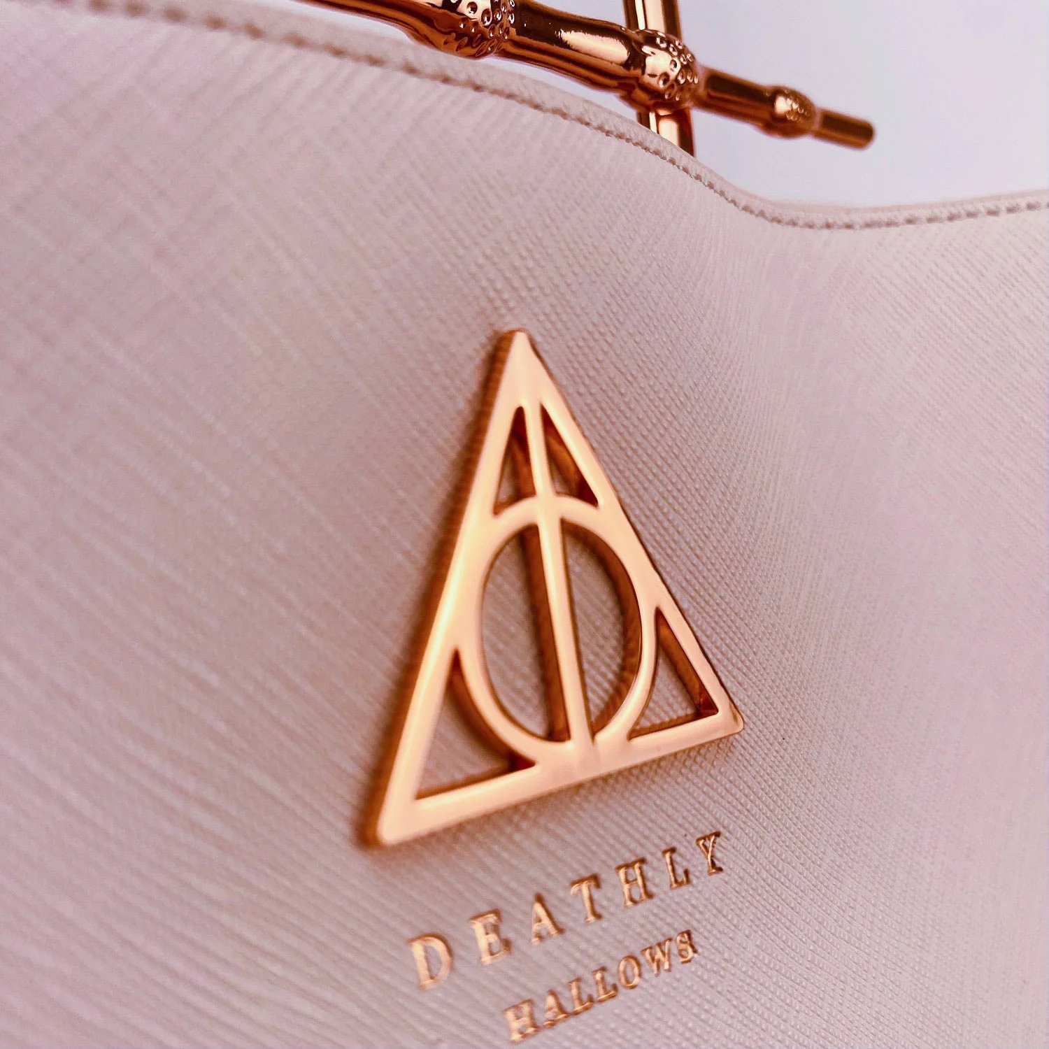 Loungefly x Harry Potter Pink Saffiano Elder Wand Crossbody Handbag - Image 3