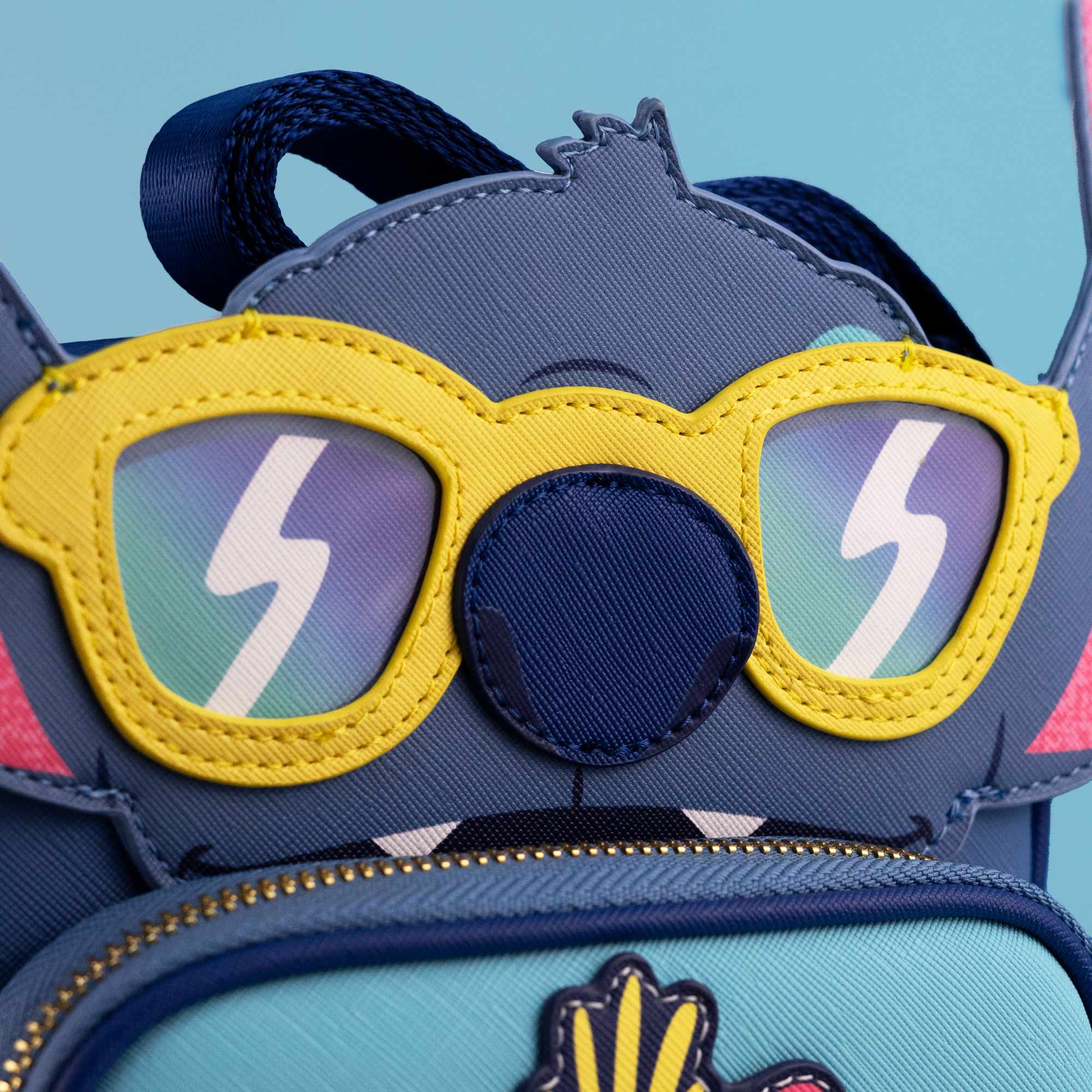 Loungefly x Disney Lilo and Stitch Beach Day Crossbuddies Bag - Image 3