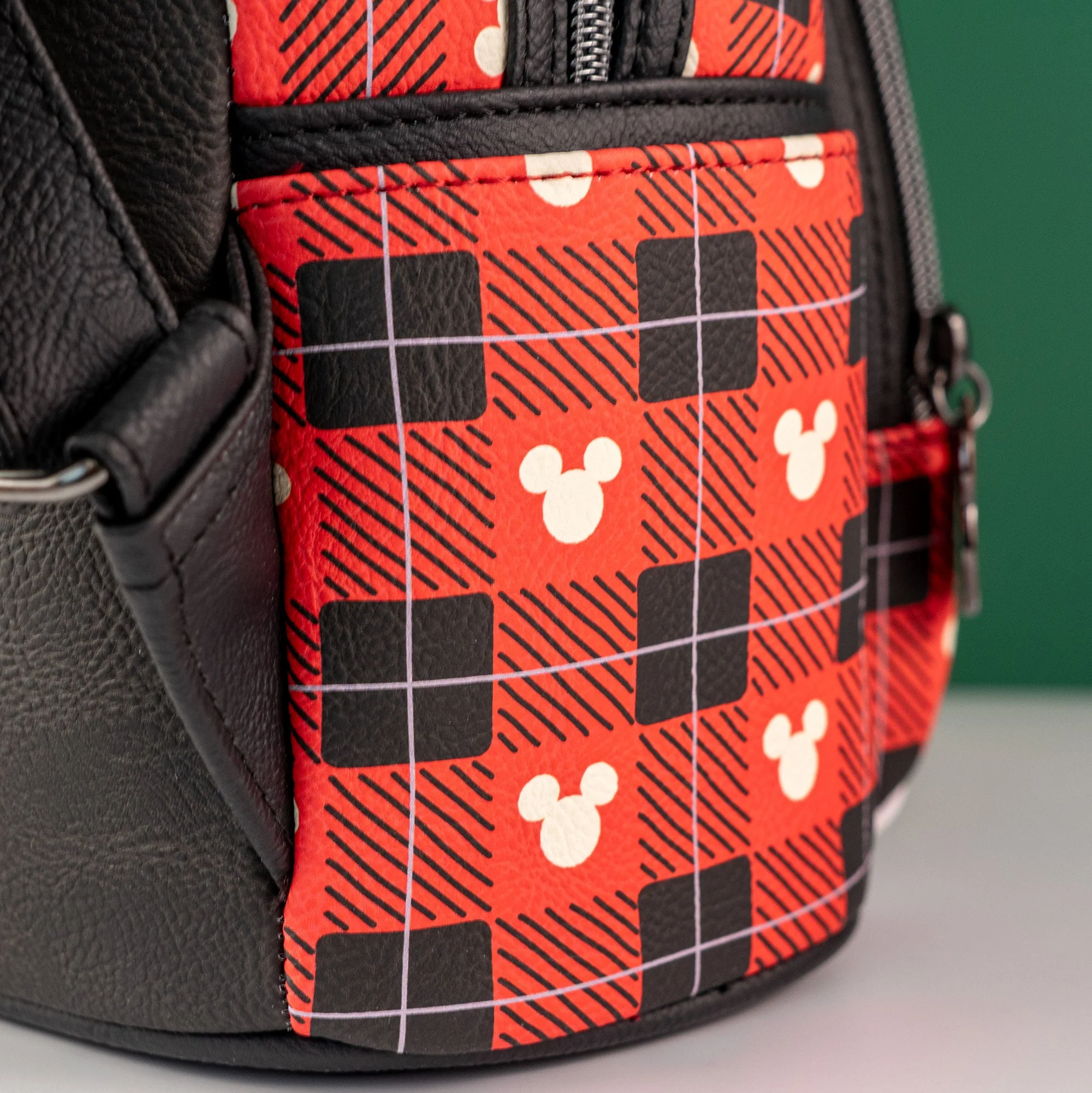 Loungefly x Disney Mickey and Minnie Christmas Sleigh Mini Backpack - Image 4