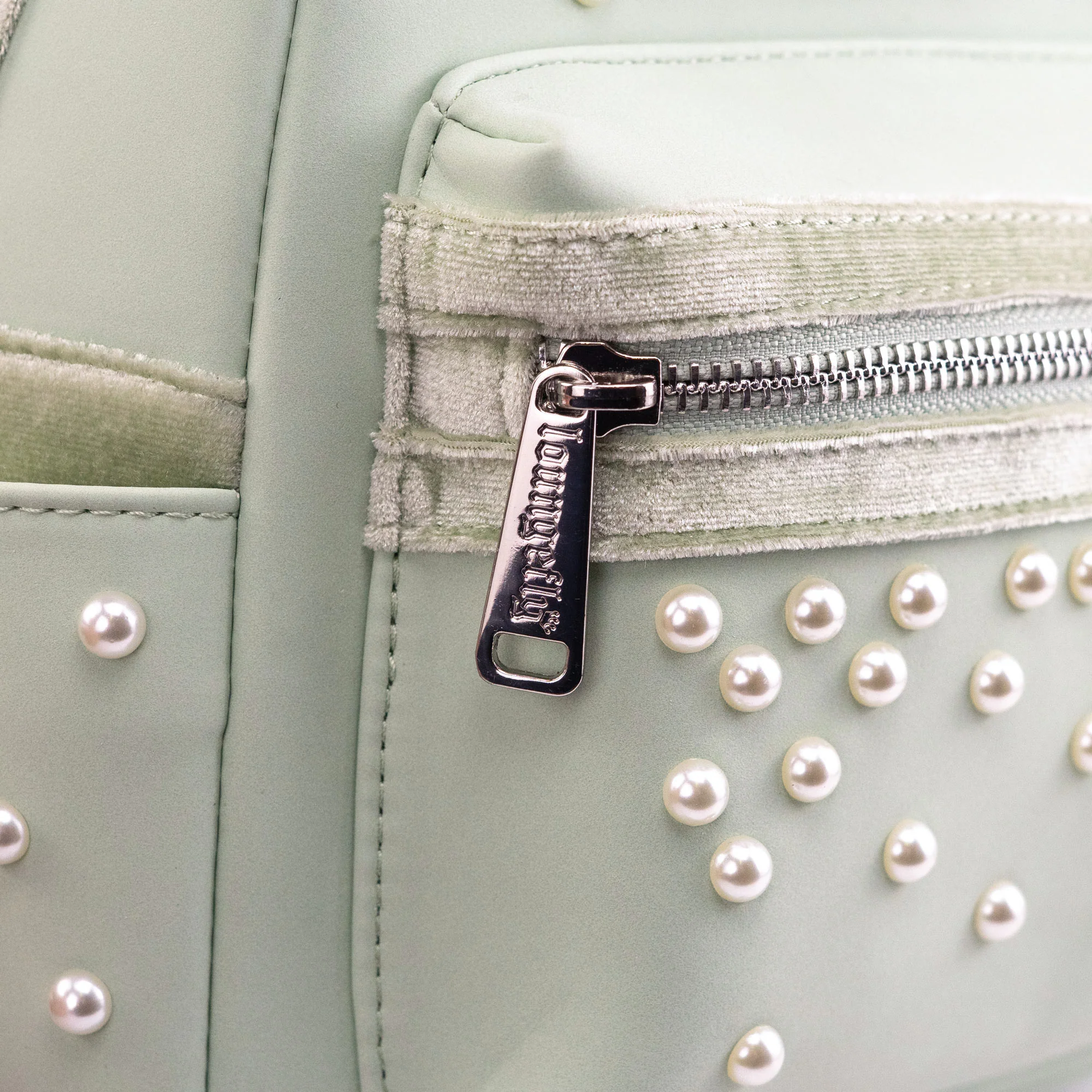 Loungefly x Disney Minnie Mouse with Pearls Mini Backpack - Image 4