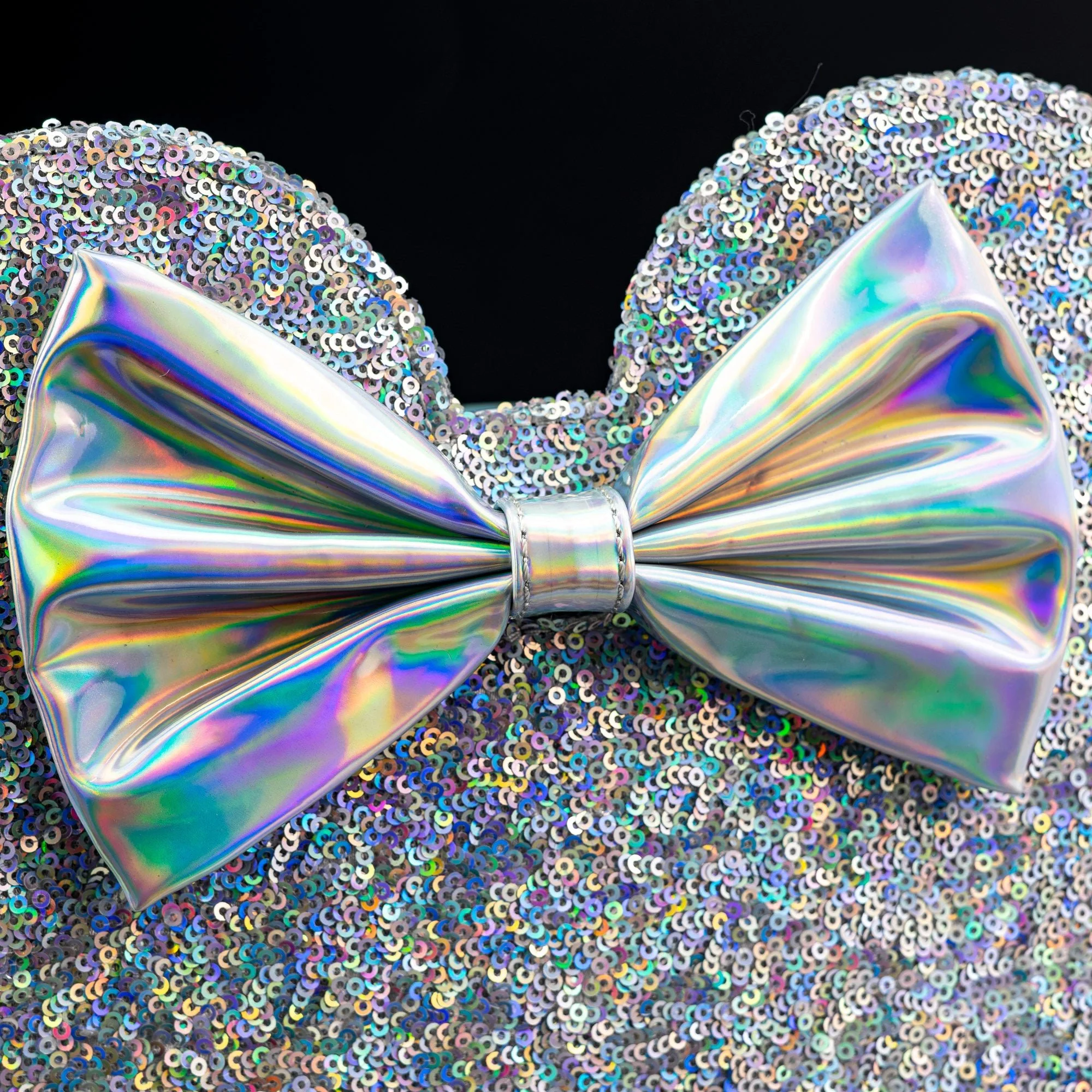 Loungefly x Disney Minnie Mouse Holographic Sequin Crossbody Bag - Image 4
