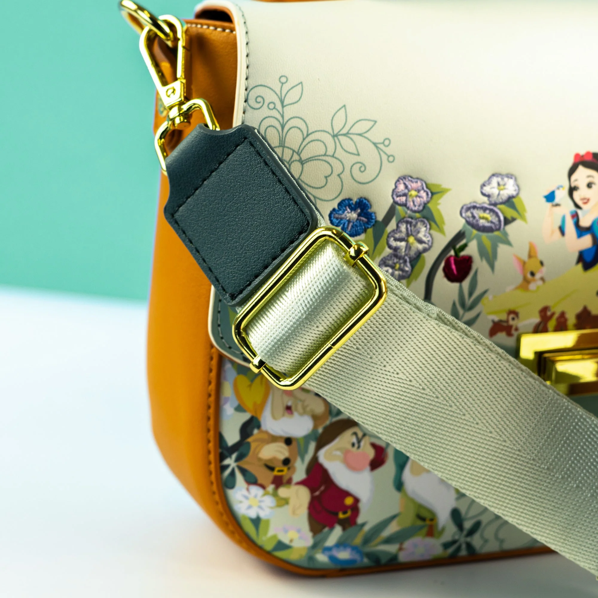 Loungefly x Disney Snow White and the Seven Dwarfs Floral Crossbody Bag - Image 3