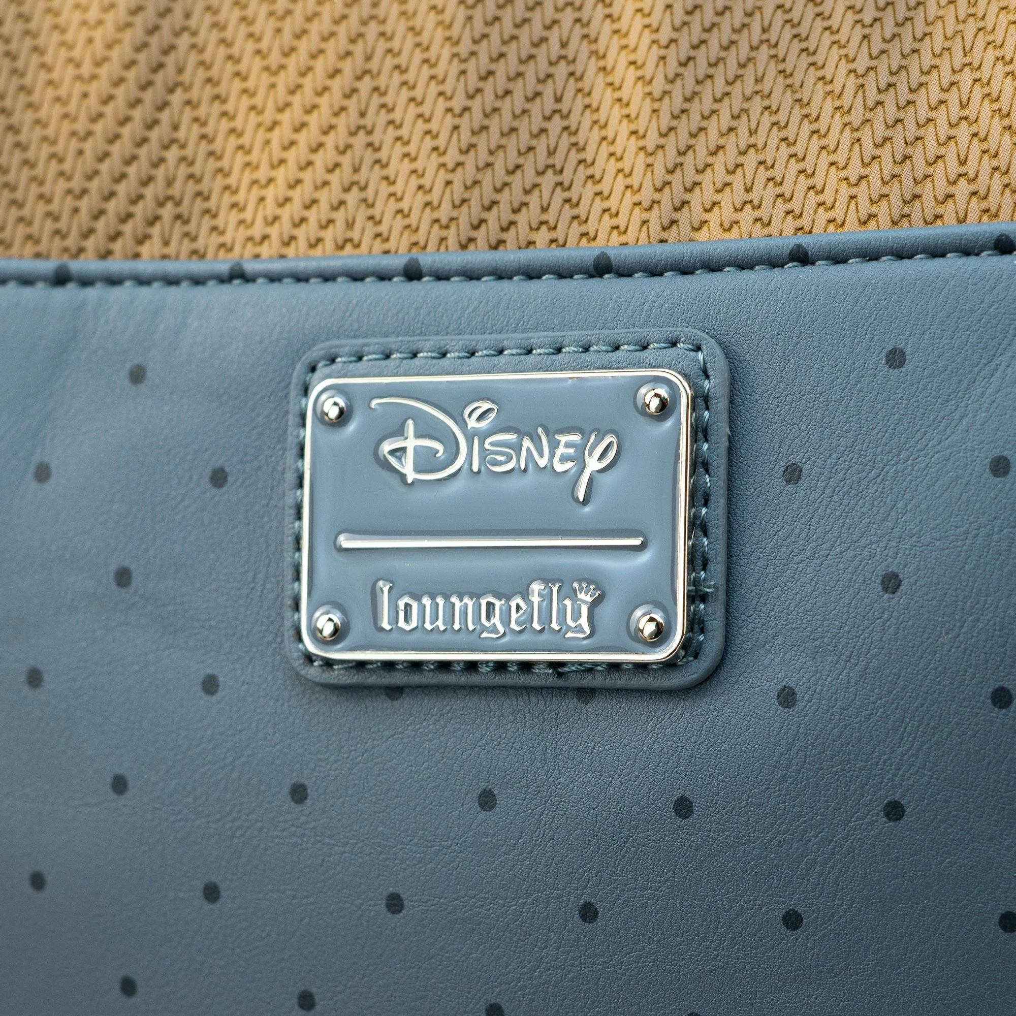 Loungefly x Disney Winnie The Pooh Hanging from Balloon Crossbody - Image 4