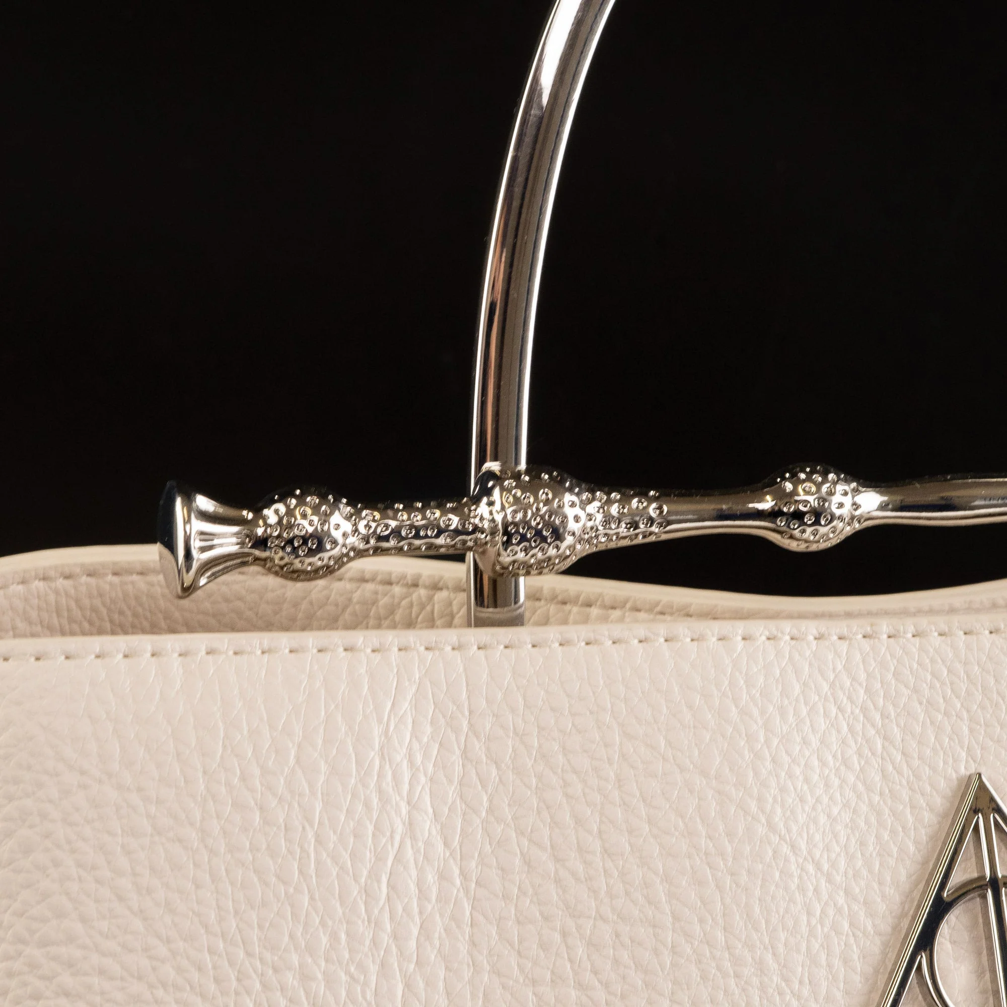 Loungefly x Harry Potter Ivory Pebble Elder Wand Crossbody Handbag - Image 3