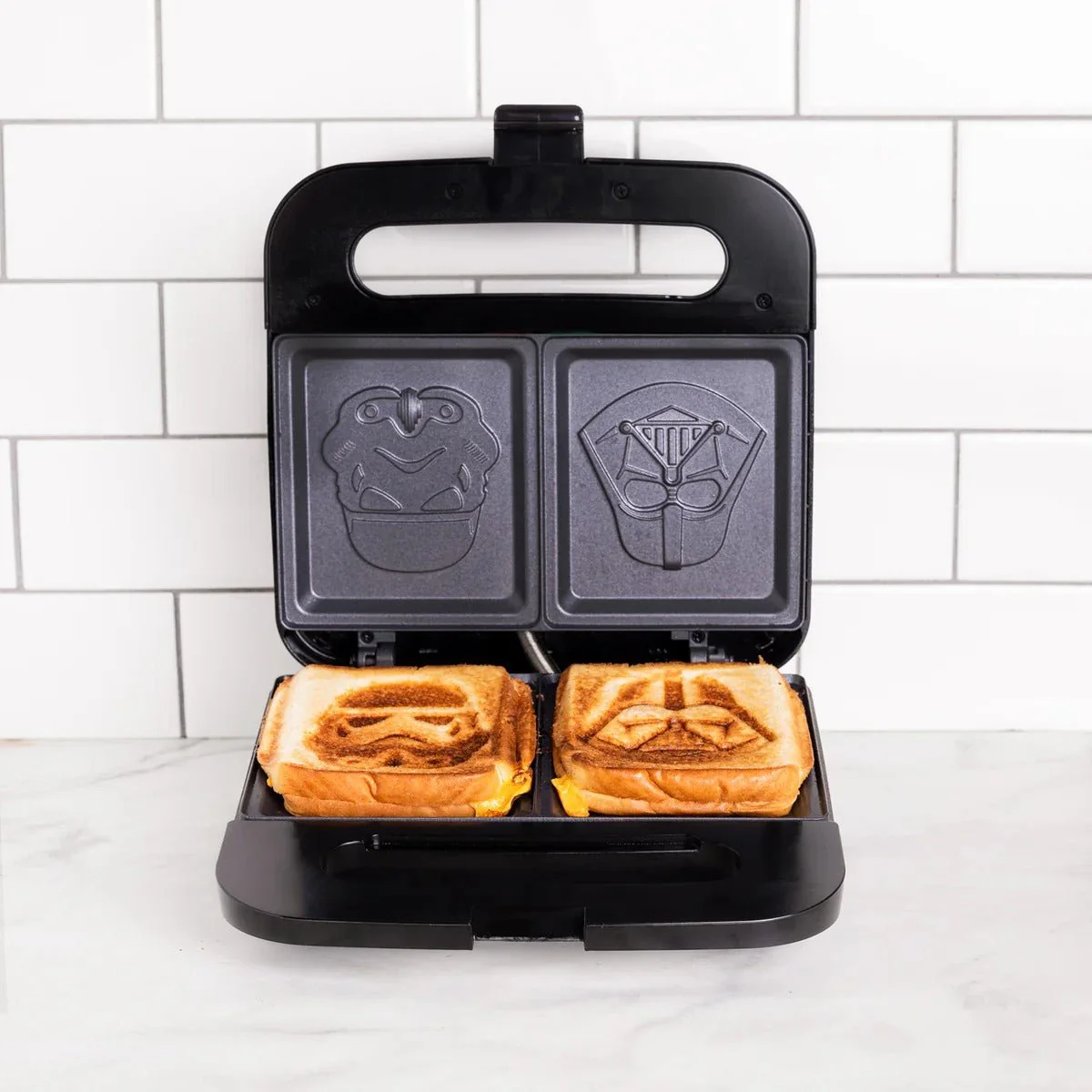 Star Wars Darth Vader & Stormtrooper Grilled Cheese Toastie Maker - Image 3