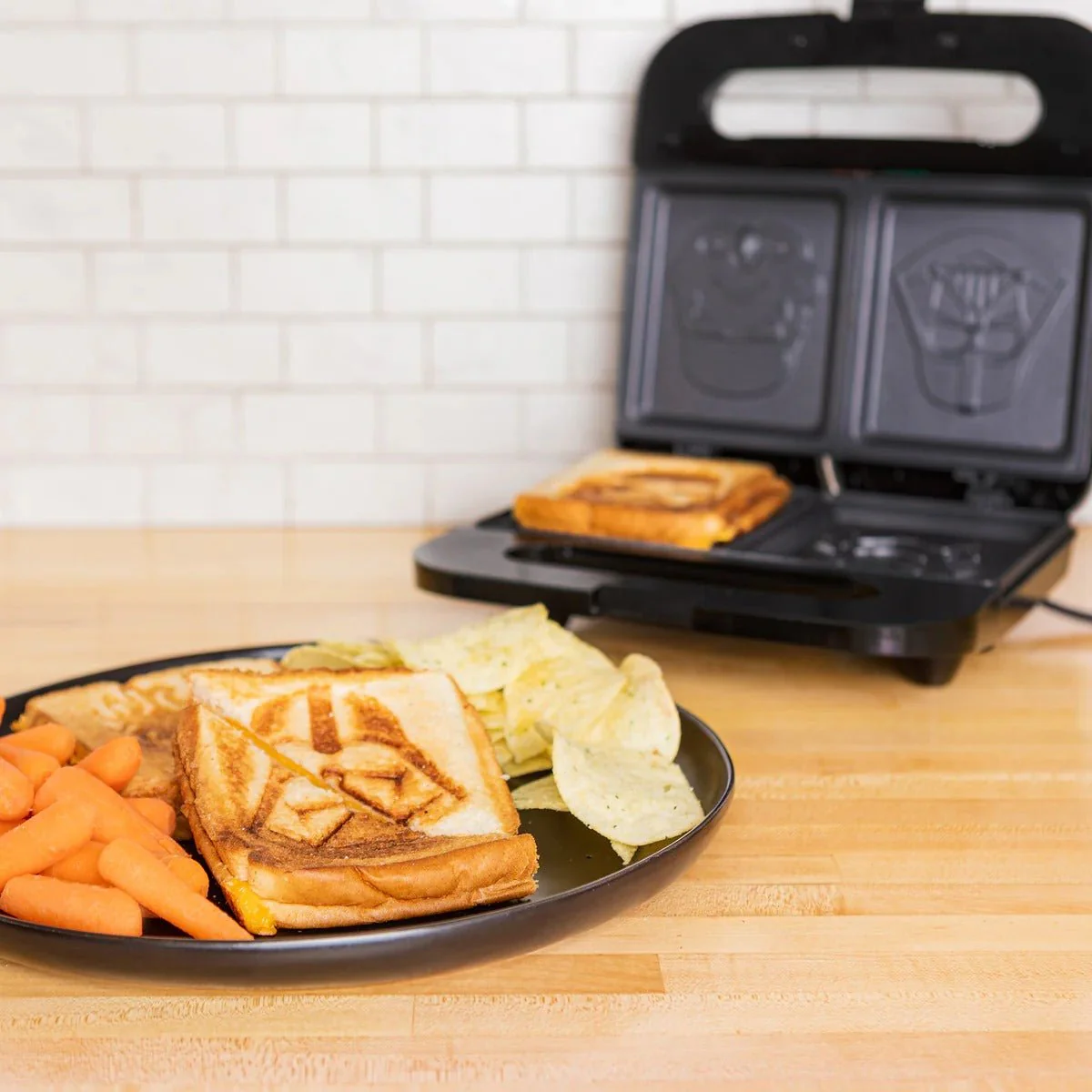 Star Wars Darth Vader & Stormtrooper Grilled Cheese Toastie Maker - Image 4